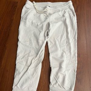 Neutral everyday joggers